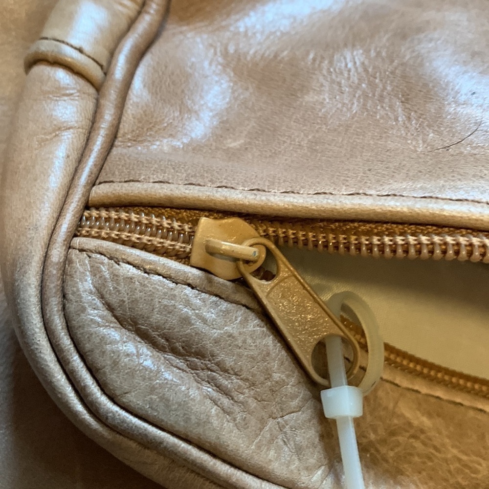 VTG Tan Leather Backpack Adjustable Strap Snap Western Boho Unisex Convertible - Picture 9 of 16